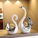 简艺饰家情侣天鹅摆件现代高端轻奢酒吧家居玄关客厅酒柜电视柜装饰纪念品