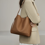 金狐狸女士包包女包大容量水桶包手提单肩斜挎包高级轻奢女友生日礼物