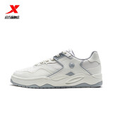 特步（XTEP）运动鞋男舒适通勤板鞋轻便百搭小白鞋潮流时尚情侣休闲鞋女 帆白/烟雾灰-0020 男款 42