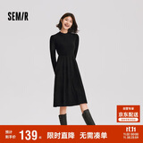 森马（Semir）连衣裙女中长款修身正肩内搭2024冬拼接灯芯绒小黑裙109724114001