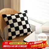 艾薇抱枕沙发靠垫汽车靠枕床上靠背垫抱枕套含抱枕芯45*45棋盘格黑