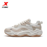 特步（XTEP）运动鞋男舒适通勤板鞋轻便百搭小白鞋潮流时尚情侣休闲鞋女 帆白/香皮灰-0038 男款 40