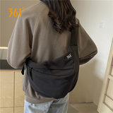 361°斜挎包女大容量韩系饺子包简约ins高颜值百搭轻便耐磨休闲单肩包
