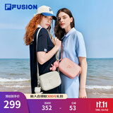 FILAFUSION斐乐潮牌情侣款挎包男士女士包包新品小熊挂件斜挎包 蒸汽白-IV XS