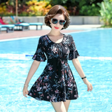 铂呐苓妈妈泳衣女夏季大码显瘦分体裙式保守中老年遮肉遮肚温泉海边泳装 泳衣女【圆领黑色蓝花】100-130 2XL