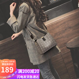 爱情海包包女包斜挎包水桶包大容量品牌单肩包生日礼物高级感送女友老婆