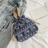 途尊（kingtrip）日式手提包女小包百搭帆布2020七夕收纳气质款布包可爱饭盒便当包 泰国小象