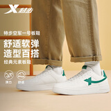 特步情侣男女板鞋小白鞋空军一号秋冬革面保暖运动板鞋休闲鞋