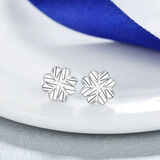 丝芙蒂（silverdews）999银饰四叶草耳钉女气质日韩国个性简约创意潮人学生耳环耳饰品 999足银（菱形 四叶草耳钉一对）