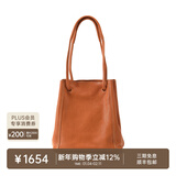 裘真新年礼物 008水桶包女斜挎通勤大容量真皮复古小众植鞣牛皮包包 焦糖色-小号 暂不预售