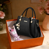 游子吟生日礼物送妈妈包包情人节礼物送老婆40-50岁女士手提包女包斜挎 黑色+花朵