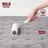 MUJI扫除用品系列 地毯除尘滚轮/替换纸 滚筒mini粘毛器 新品 地毯除尘滚轮长18*宽7.5*高28cm 内附斜撕式粘尘纸