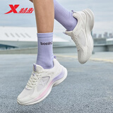 特步女子跑步鞋运动鞋春夏季新款网面透气轻便减震休闲跑鞋