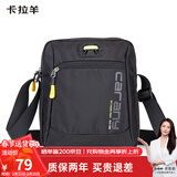 卡拉羊休闲运动包单肩包斜挎包男士帆布包超轻竖款潮流胸包旅行便携黑色