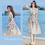 德玛纳【浪漫法式系列】轻薄飘逸仙感氛围不定位印花中袖女连衣裙