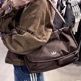 阿迪达斯（adidas）三叶草男包女包2026春季新款时尚百搭运动挎包休闲拎包 KT7417暗咖色邮差包 约34*24*10cm NS