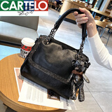 卡帝乐鳄鱼（CARTELO）情人节镶钻手提女包真皮百搭时尚斜挎包简约休闲大容量单肩包潮 黑色+挂饰