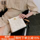 HR赫莲娜包包女包斜挎包女单肩包轻便百搭水桶包生日礼物送老婆