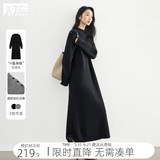 对白格雷系灰色直筒针织连衣裙女2025冬季新款松弛高级感毛衣长裙 经典黑 XL