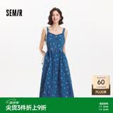 森马连衣裙女夏甜酷风元气满印牛仔背带裙109325114025