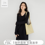 对白【杜鹃同款】法式针织连衣裙女秋冬2025新款显瘦内搭毛衣长裙 静谧黑 M