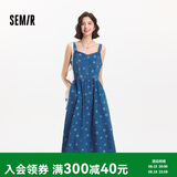 森马连衣裙女夏甜酷风元气满印牛仔背带裙109325114025
