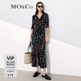 MO&Co.连衣裙夏V领开衩立裁法式印花修身长裙茶歇裙摩安珂 黑底白花色 XS