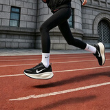 耐克NIKE女子跑步鞋缓震 迈柔VOMERO 18 运动鞋HM6804-005黑灰白37.5
