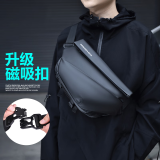 酷咖磁吸扣斜挎包男士胸包单肩包单肩包大容量潮牌运动背包r1 黑色【磁吸升级版】