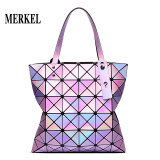莫尔克（MERKEL）新款日系几何三角菱格女士镭射包单肩手提亮面六格女托特包情人节 紫色