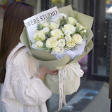 艾斯维娜鲜花速递11朵玫瑰花束送女友生日礼物全国同城配送 11朵白玫瑰花束