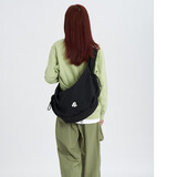 VAOPER【花儿与少年同款】喂牌原创运动斜挎包男旅行包单肩包女通勤包 黑色 花少胡先煦同款 大包