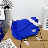 酷咖单肩包男斜挎包女大容量邮差包 运动出行韩版ins潮流学生包防泼水 蓝色【带猩猩挂件】