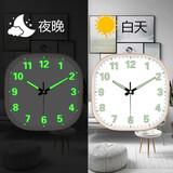 鹏创 夜光挂钟卧室创意钟表客厅石英钟家用圆形时钟壁钟挂表免打孔 方形吸能夜光玫瑰金 8英寸 直径20厘米 偏小