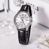 卡西欧手表女 三眼防水钢带 时尚简约通勤轻奢  石英女表学生表 LTP-V004L-7A