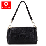 赖牌LAIPAI新款单肩包女包牛皮鳄鱼纹斜挎包手提包女 黑色