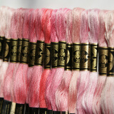 多美绣 法国DMC十字绣棉线 手工DIY25号欧式立体刺绣线青木和子套装单色 红粉色系（18支色）