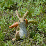 真自在新品小兔子摆设客厅花盆摆件田园风格装饰品创意工艺品礼品儿童节送朋友生日礼物 扛着萝卜的小兔子