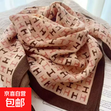护颈磁吸扣方巾丝巾新款围巾秋冬棉麻高级护脖子三角巾围脖女 磁吸扣小丝巾-【H字母粉】