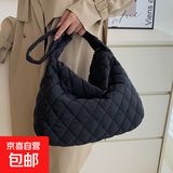 冬季菱格云朵包褶皱大包女休闲轻便大容量饺子包斜挎包腋下托特包 黑色