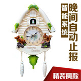 heshuo创意欧式客厅挂钟布谷鸟挂钟报时咕咕钟表卧室挂表壁钟石英钟 中号：裂纹松鼠