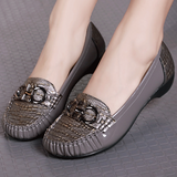 玲峰 2021时尚休闲软底简约妈妈真皮大码女鞋41-43夏季新款 脚宽胖一脚蹬舒适单鞋女平底皮鞋40 银灰 39