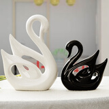 宏赫 景德镇陶瓷家居装饰品 客厅电视柜陶瓷工艺品摆件 现代家装饰品 大白小黑天鹅