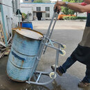 油桶翻转器电动倒料工具叉车倾倒神器铁桶塑料桶手动搬运车夹抱机 倒油车