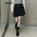 MO&Co.休闲裤春秋绵羊毛精纺中低腰宽松A字压褶黑色短裤(附腰带) 黑色 L