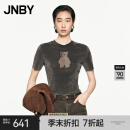 江南布衣（JNBY）【商场同款】24秋冬新品T恤女小熊印花修身植绒圆领短袖5O8113530 201/暗咖 M