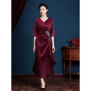 Rindu女儿出嫁妈妈的高端礼服大码结婚长辈衣服喜婆婆婚宴装平时可穿春 款一肩膀无花酒红色(中袖) 2XL (124-134斤)