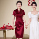 雅格罗伊喜妈妈高端婚礼醋酸礼服喜婆婆婚宴装2025新款婚宴缎面连衣裙轻奢 酒红色 3XL [建议132-142斤] 均码