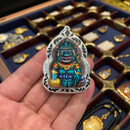 泰国佛牌阿赞苏斌招米五眼四耳2559年彩绘素可泰壳猴 彩绘版素可泰银壳