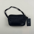 始祖鸟（ARC'TERYX）Heliad 6L刺绣标运动休闲斜挎单肩包  6l25cm*9cm*17cm black 黑色 收藏加购极速发出